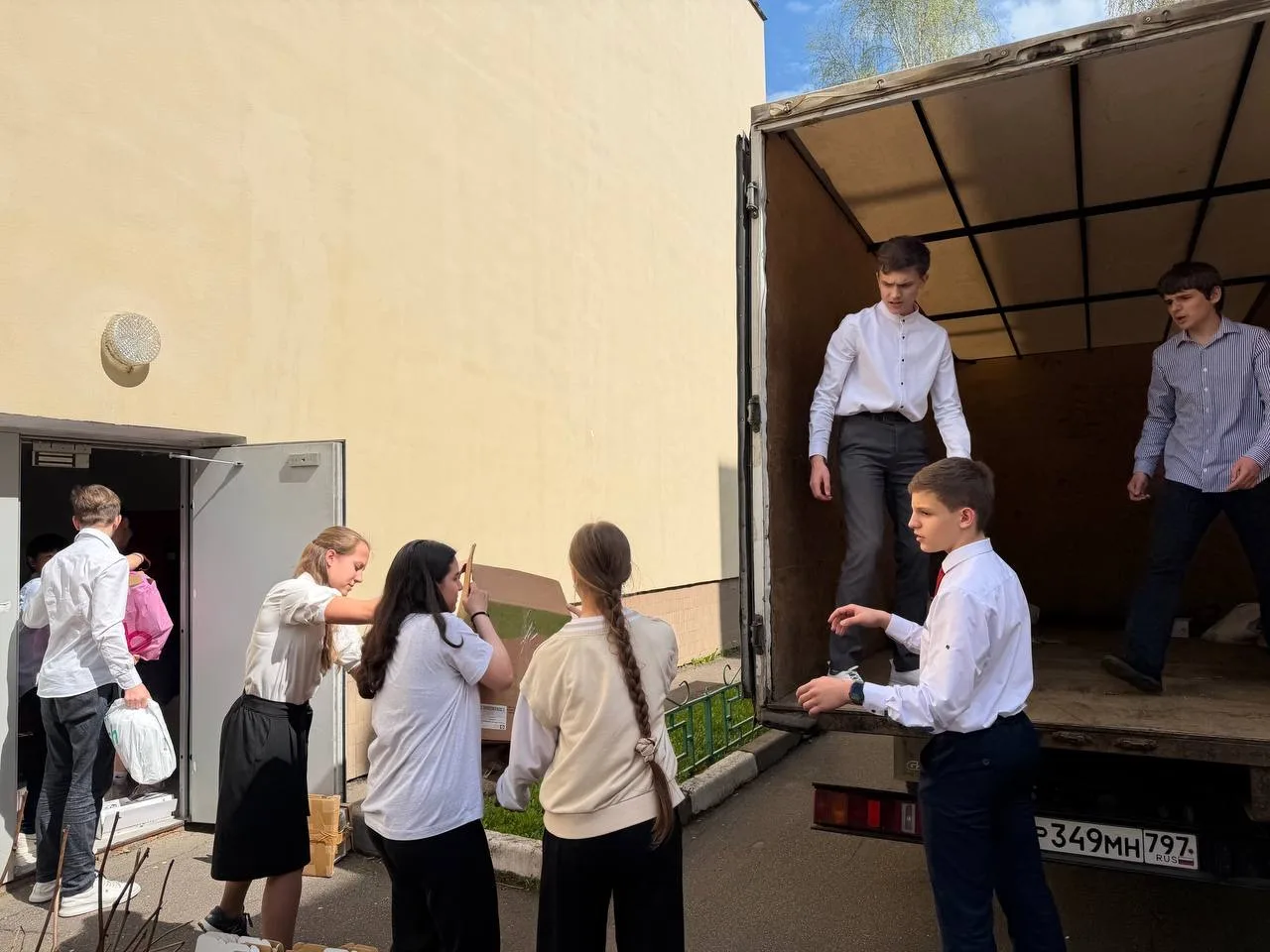 ♻️ Бумаге – вторую жизнь!    📦 В нашей школе прошел сбор макулатуры! Активные и неравнодушные волонт