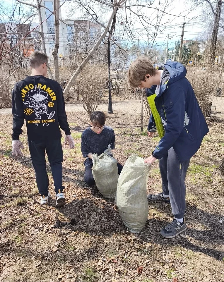 🌿 Чистый город начинается с нас! 🌿  В преддверии праздника первого мая и в рамках коммунарских сборо