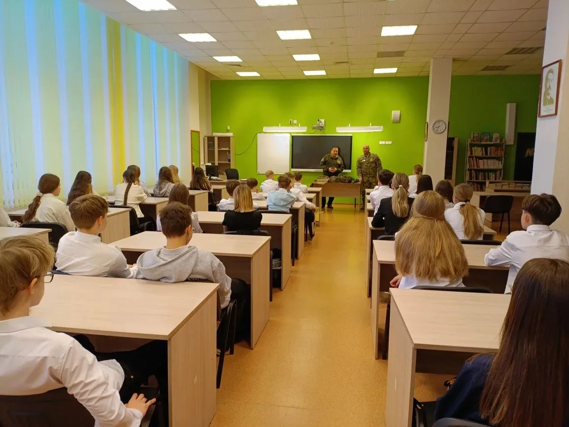 🇷🇺ОТ СЕРДЦА К СЕРДЦУ: урок, после которого хочется быть лучше!🇷🇺  В Центре образования «Аксиома» для