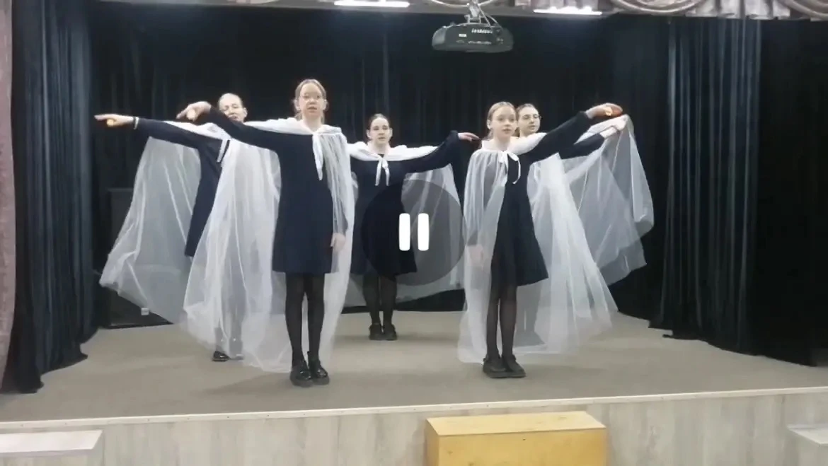 💥28 апреля наши ученицы из вокальной группы «Каскад» (5В класс, 1 корпус ) выступили на X городском 