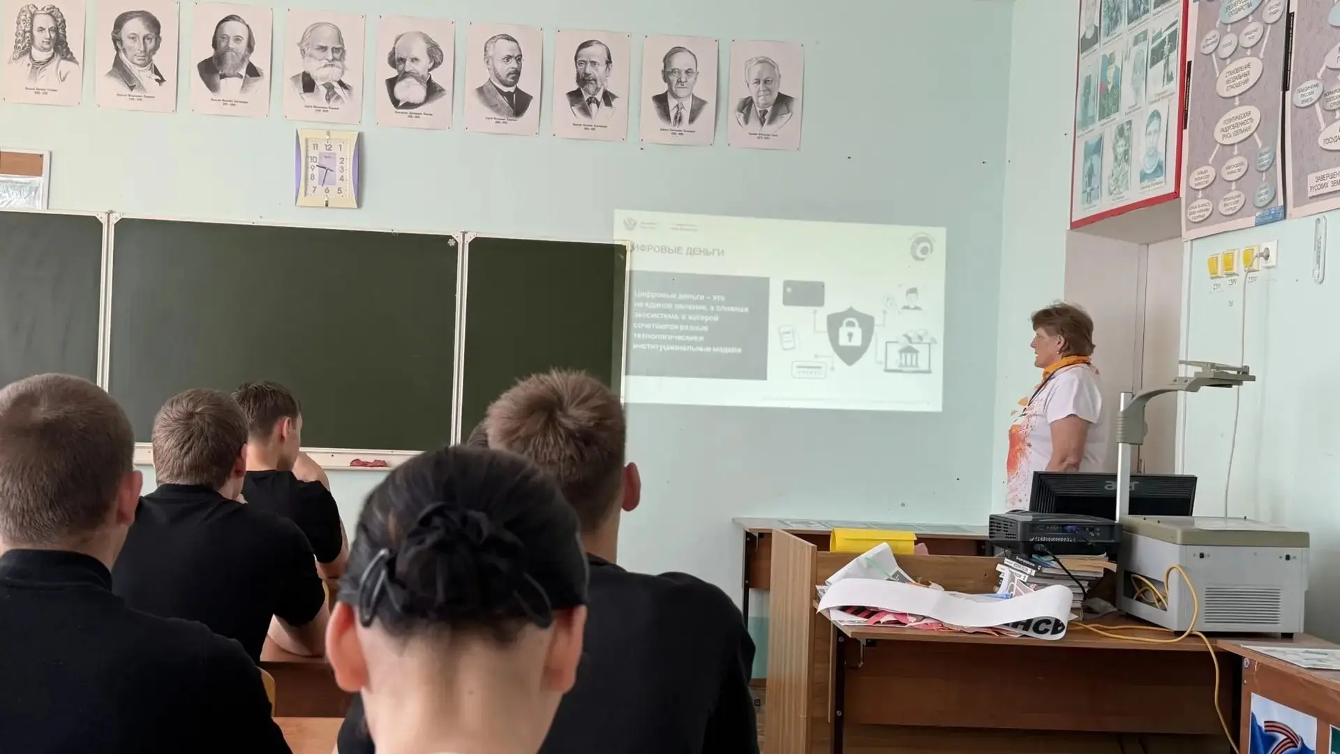 15 мая 2026 года советник директора по воспитанию МБОУ «Каштановская СОШ имени Героя Со...