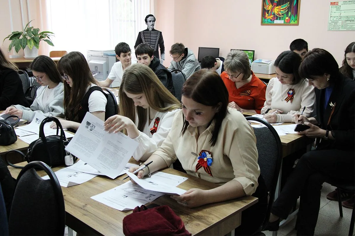 «Диктант Победы» вместе со всей Россией 24 апреля писали жители Будённовского округа.   На 59 площад