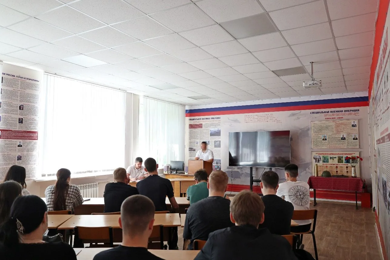 Со студентами БУКЭП обсудили ответственность за противоправные действия в соцсетях 📖

📍18 июня в у