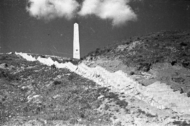 Эта фотография Керчи сделана в первые послевоенные годы. Примерно между 45-м и 47-м.