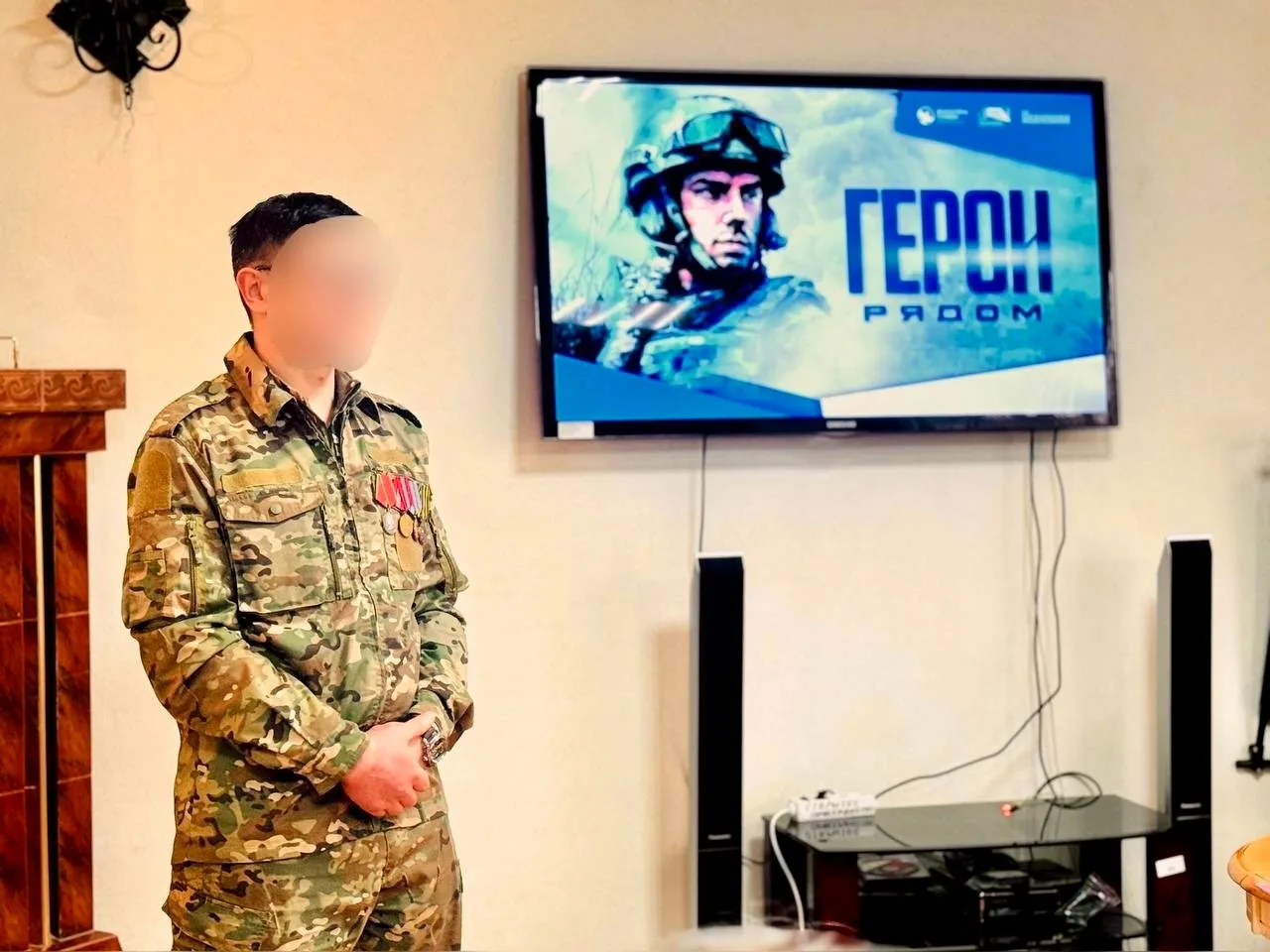 Живая история 🕊️  Юные Волонтёры Победы из Зеленограда встретились с участником специальной военной 