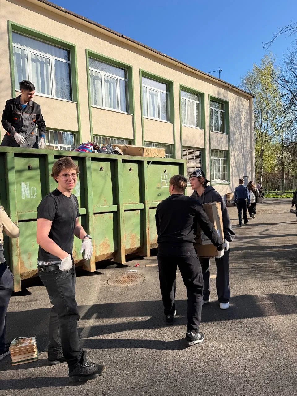🌿♻️ ЭКО-ДЕВАНТ: Гимназия в стиле "ЭКО"! ♻️🌿  В нашей гимназии завершился масштабный сбор макулатуры!