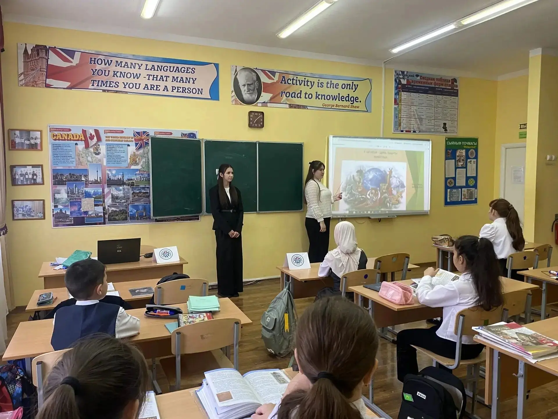 Активисты республиканского антинаркотического проекта СМС- дети  Старозюринской СОШ  пр...