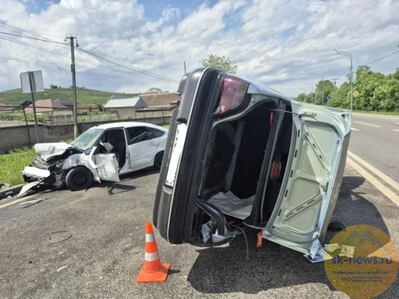 21-летний иностранец на «Daewoo Nexia» спровоцировал ДТП в селе Кенже Кабардино-Балкари...