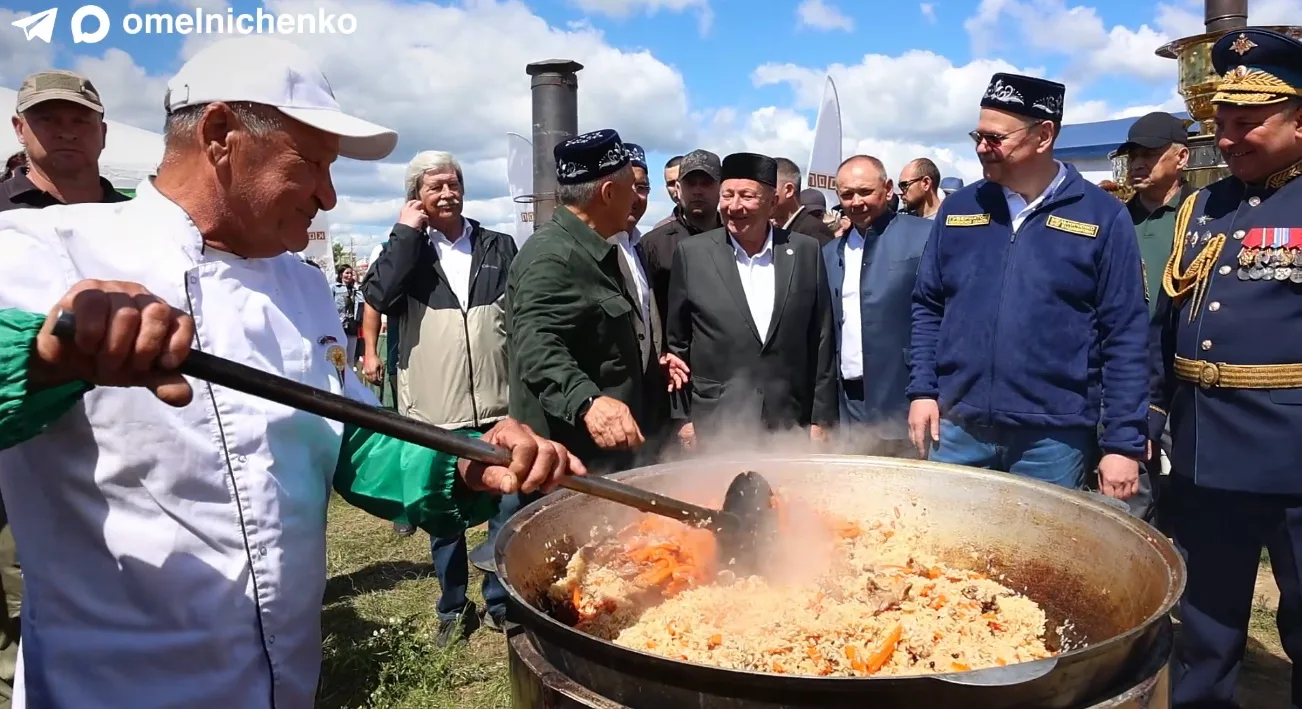 Олег Мельниченко посетил подворья, развернувшиеся на Сабантуе