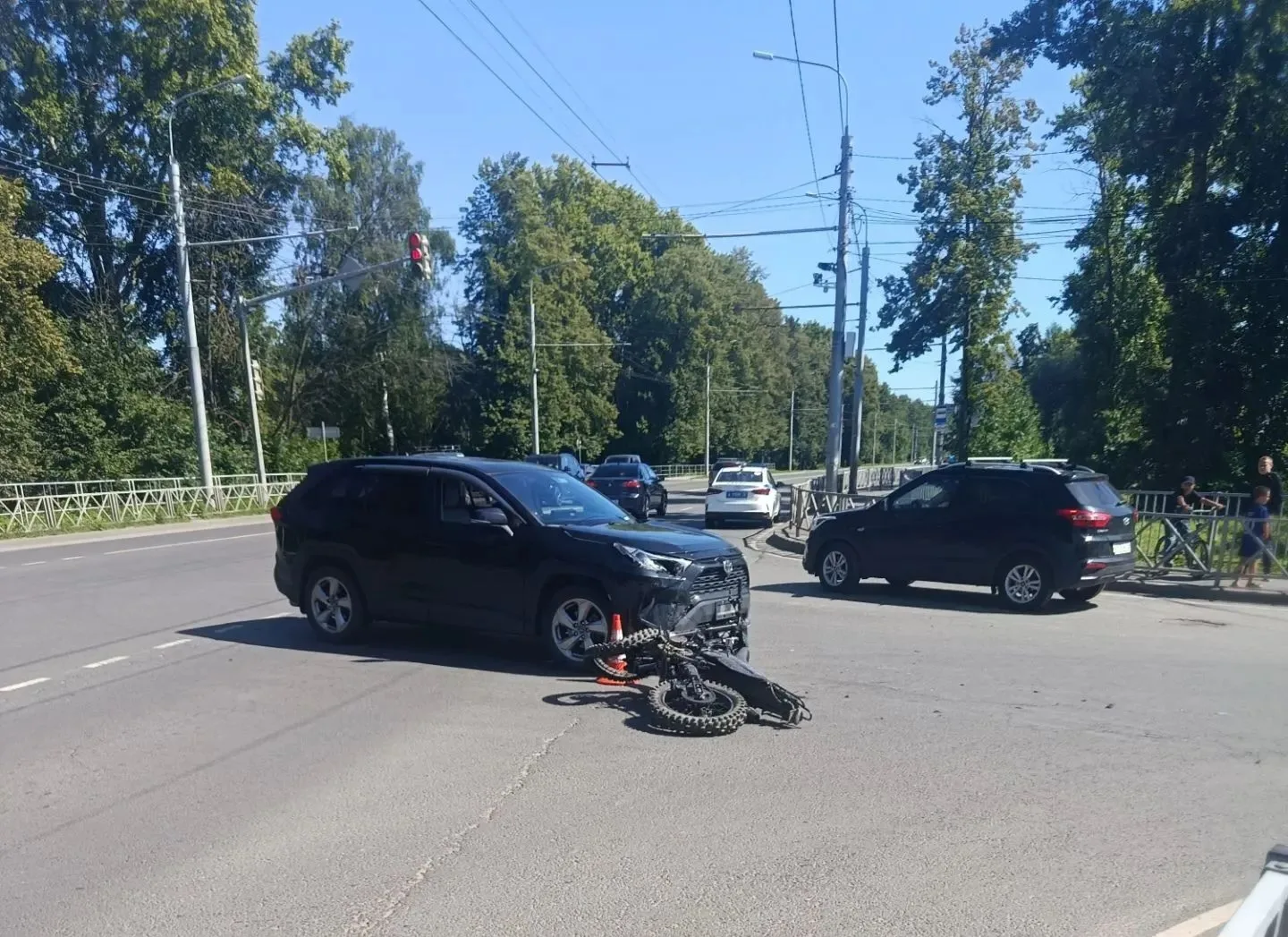 «Здравствуйте! Ищем свидетелей ДТП или записи с видеорегистраторов, если они сохранилис...