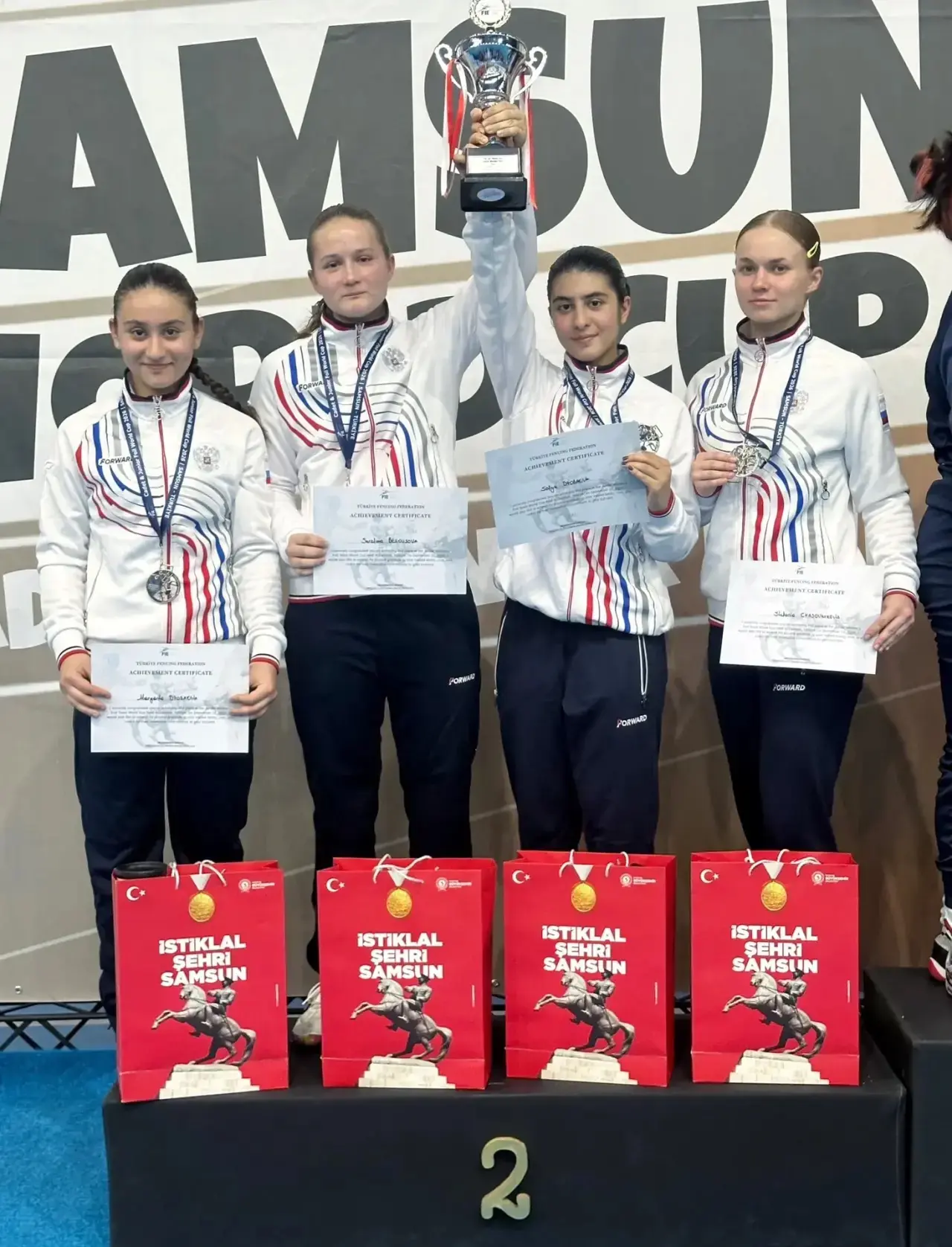 🥈 Серебро международных соревнований по фехтованию!