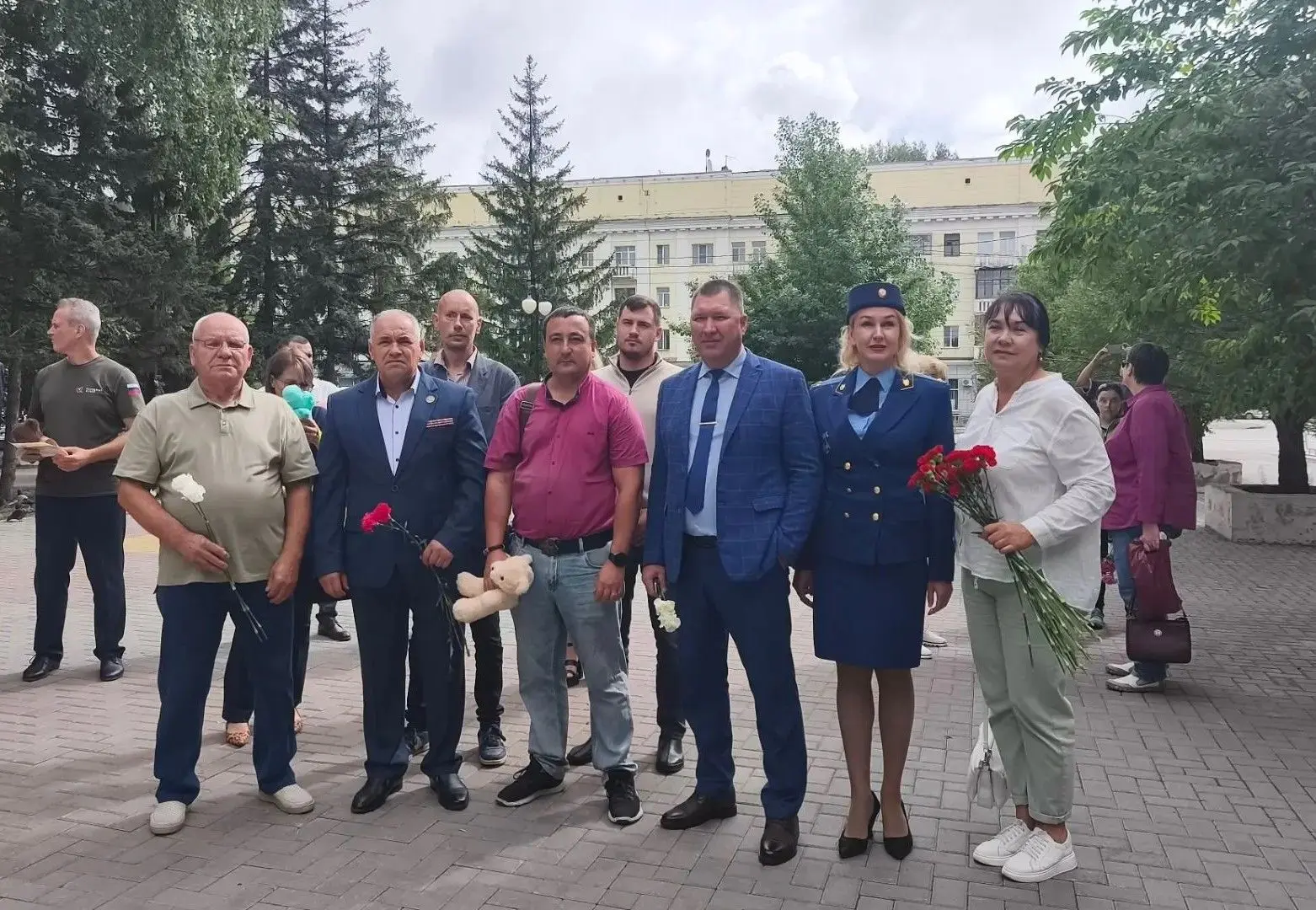 Светлая память детям Донбасса: в Барнауле прошла акция‑реквием

🕯27 июля, вместе со всей страной, Б