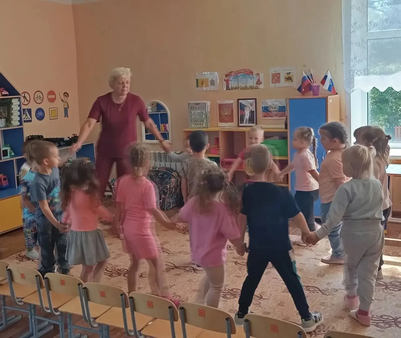 Сегодня  во 2 мл. группе  особенный день: мы от всей