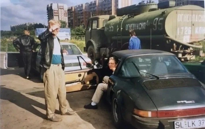Парковка на Московском проспекте, 1994 год.
