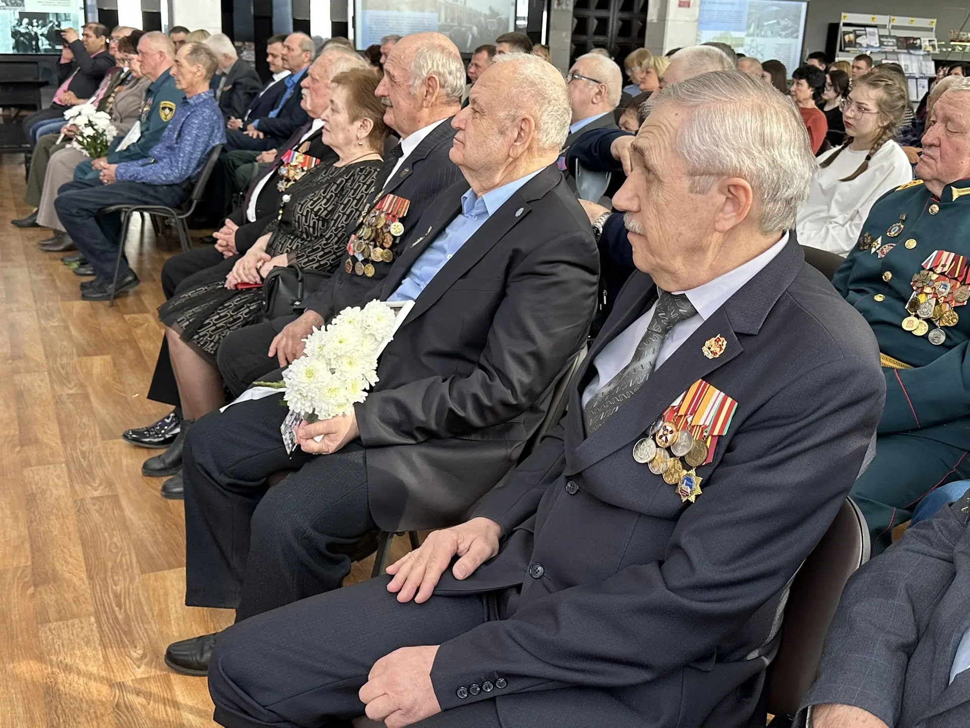 🕊️Забайкальские ликвидаторы аварии на Чернобыльской АЭС собрались в краевой филармонии на концерт в 