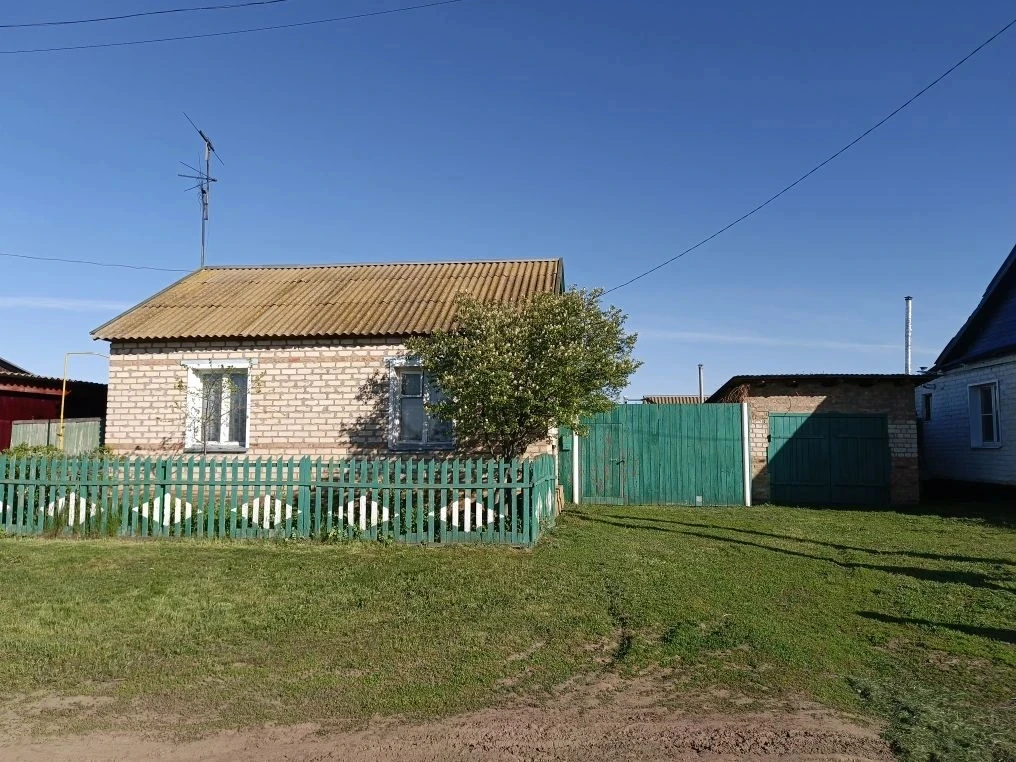 Продам уютный  дом в селе Кандауровка, Курманаевского района Оренбургской области,1970 ...