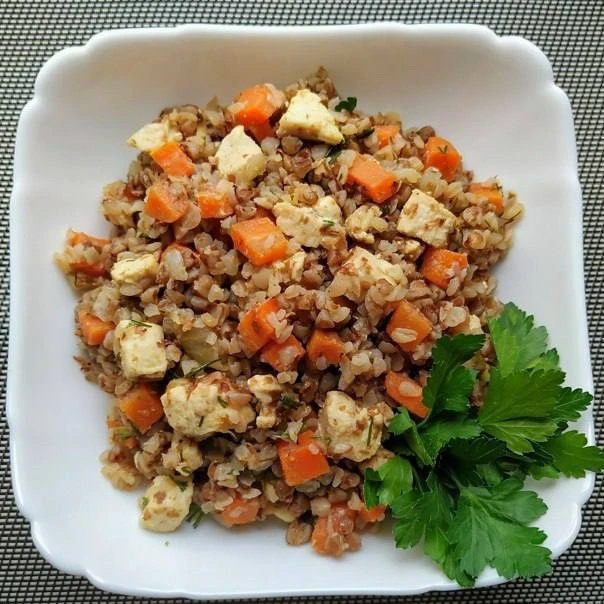 Гречка с мясом и овощами