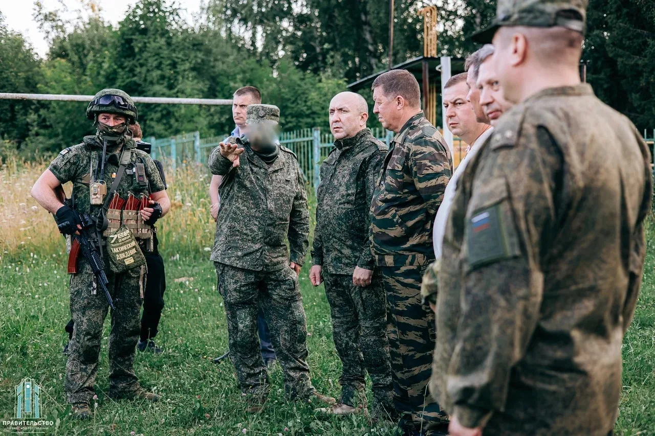 Вместе с Председателем Кабинета Министров Чувашской Республики Сергеем Артамоновым встретились с бой