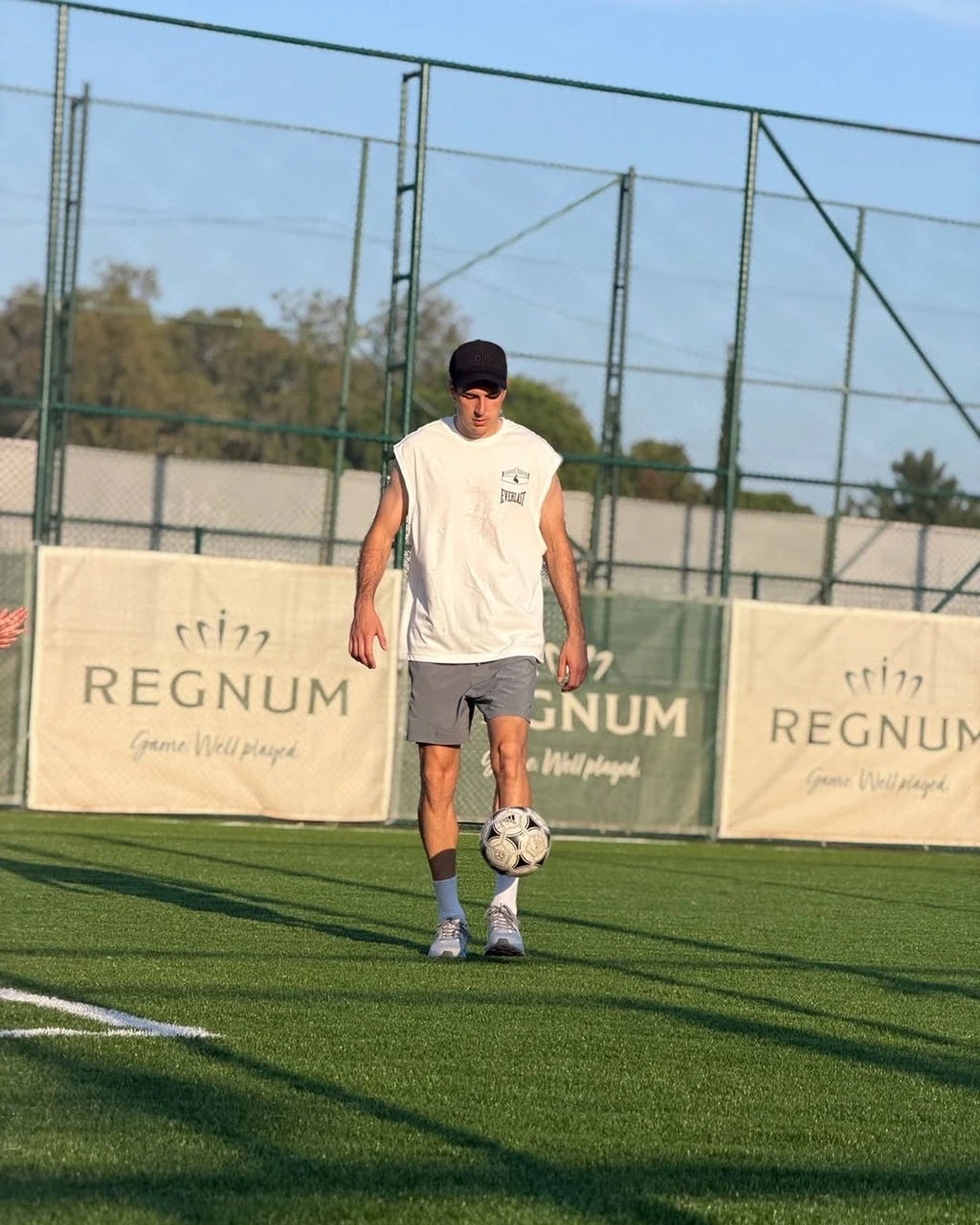 Игроки РПЛ пройти мимо мяча не могут даже в отпуске ⚽️ 

Макс Осипенко подтвердит 😎