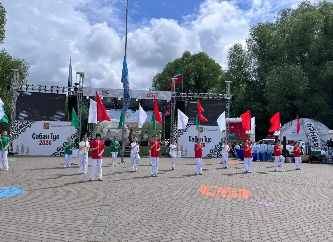 Ярким театрализованным представлением открылся Сабантуй–2026 в Заинске! Действие развернулось в горо