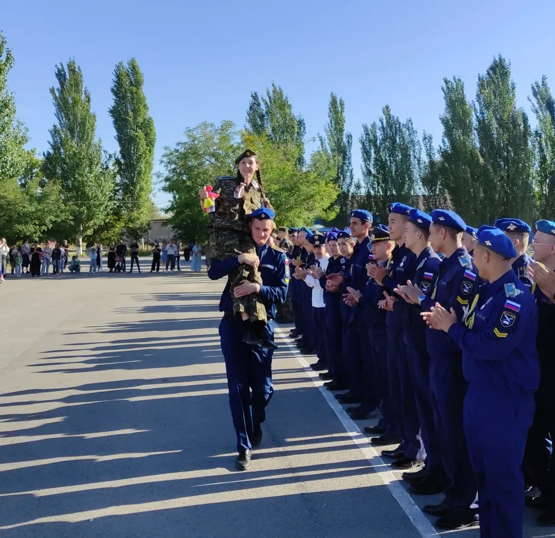 Дорогие кадеты! Поздравляем вас с началом нового учебного года и Днем знаний.