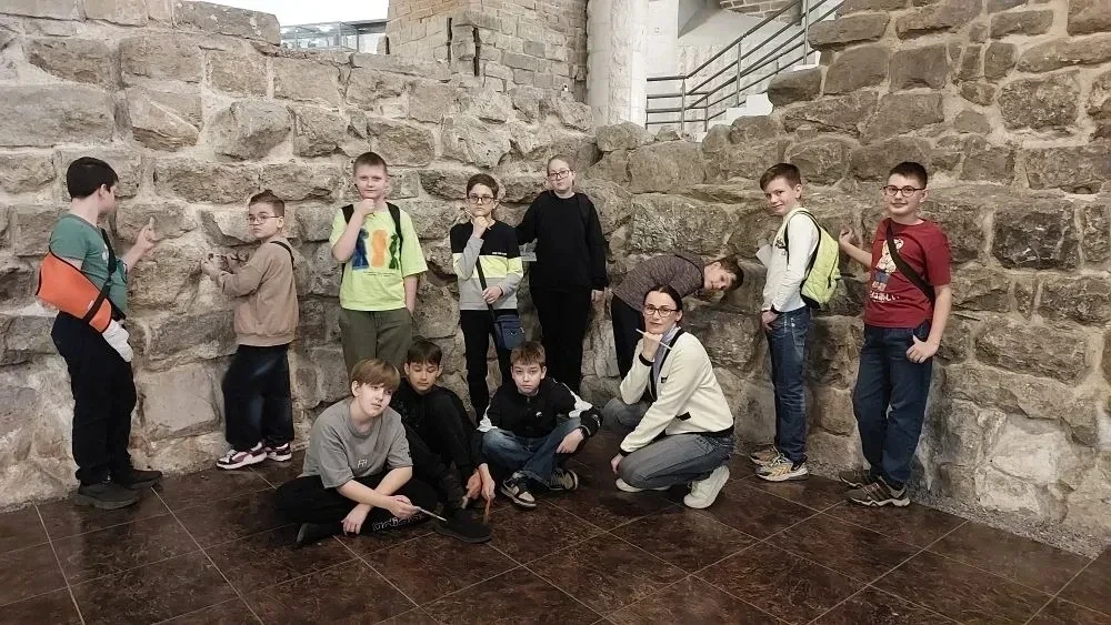 📅 Музей археологии Москвы 🏺  В первые дни апреля,  ребята 5 И класса отправились в увлекательное пут