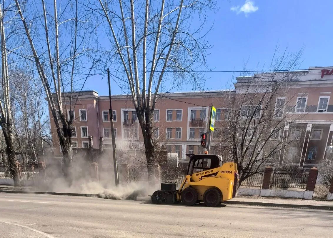 Генеральная уборка улиц в Свободном продолжается  Коммунальные службы Свободного продолжают приводит