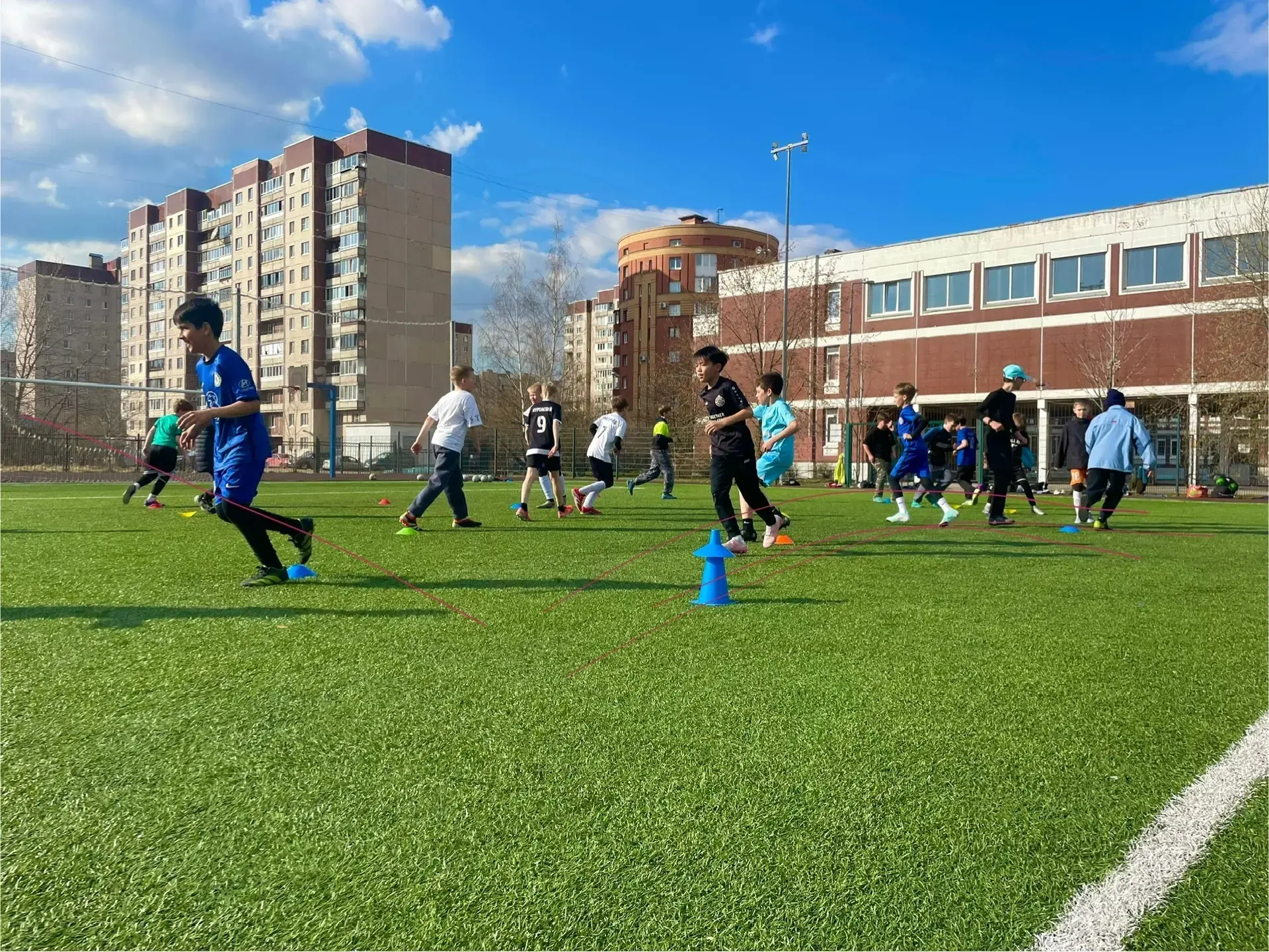 ⚽️ На базе нашей школы прошёл мастер‑класс от футбольного клуба «Тосно» ⚽️   Мероприятие позволило н