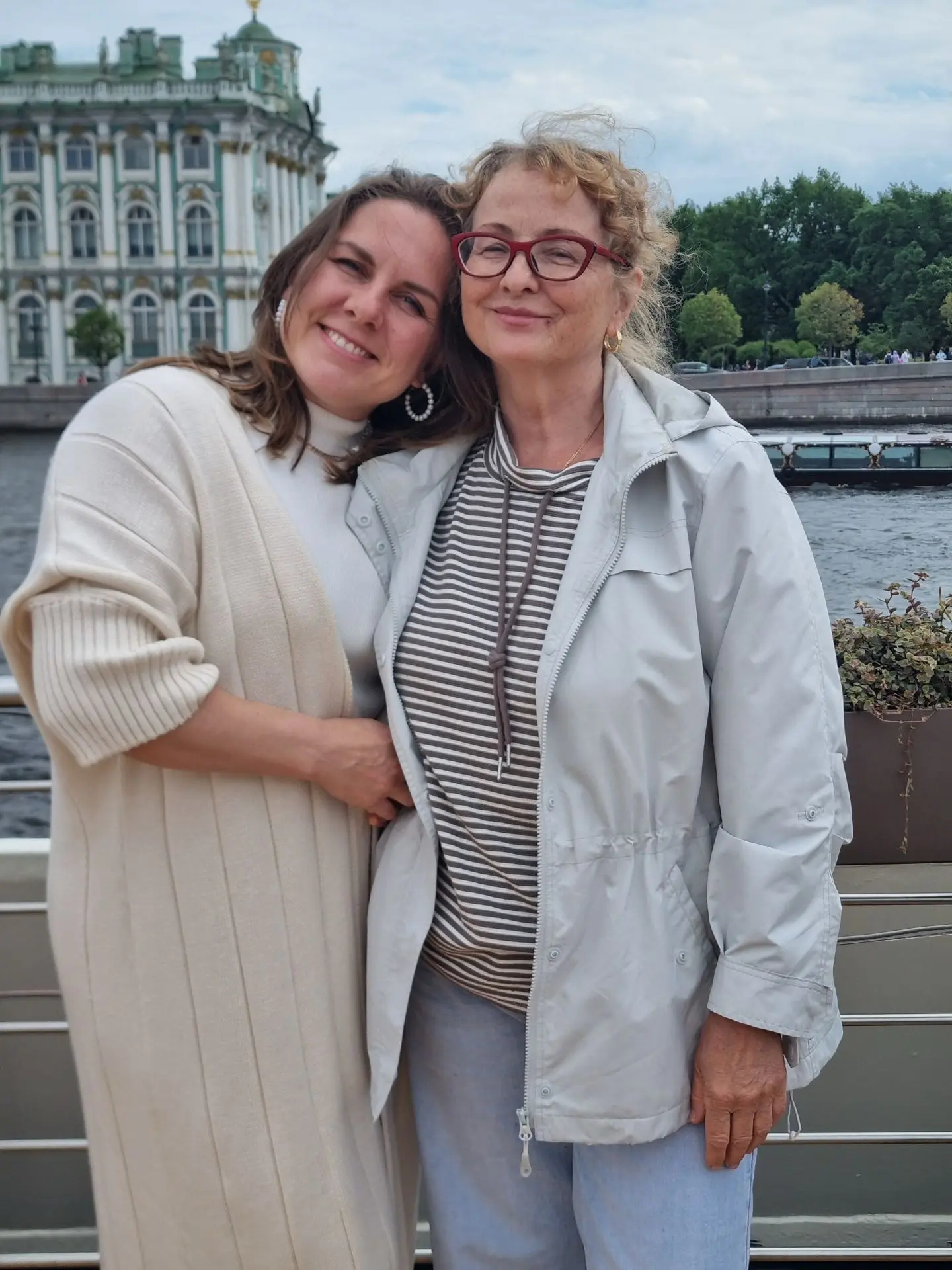 «Алые паруса» без толп и суеты — это возможно! 🏙⛵️

Друзья, признаюсь честно — очень радуюсь, когда