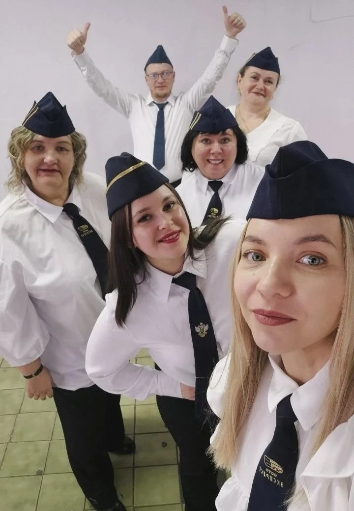 ✈Когда самолет отправляется в дальний рейс, пилоту главное не сбиться с маршрута, а стю...