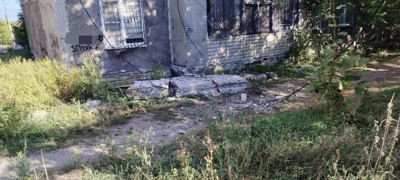 🤯 В Брянке ЛНР из-за взрывной волны в пятиэтажке обрушились две бетонные плиты