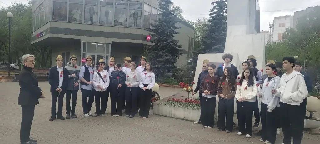 ✨Обучающиеся школы приняли участи в акции    "Вахта Памяти" и митинге , который  проходит в рамках о
