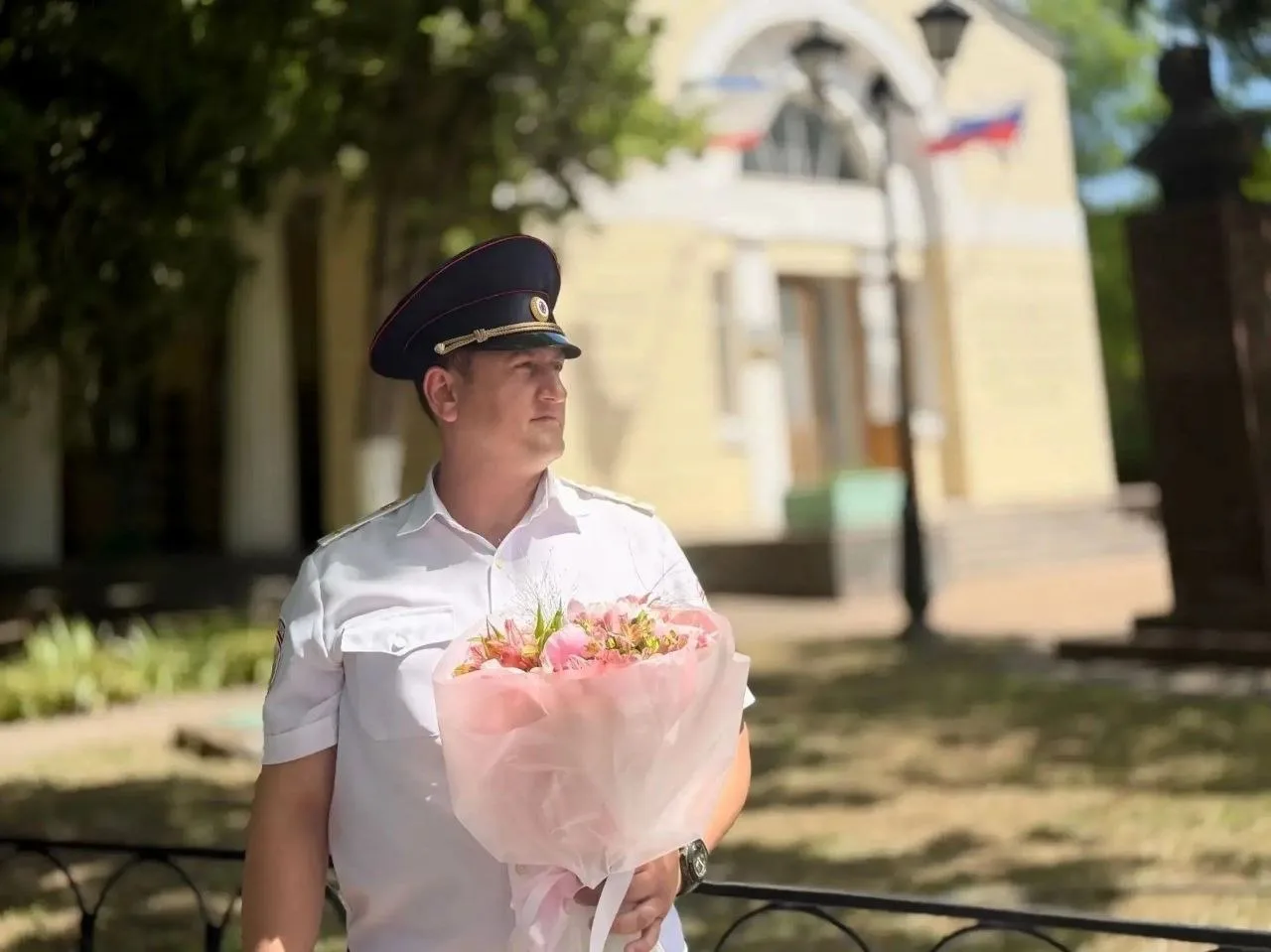 Доброго утра вам желает инспектор отдела по делам несовершеннолетних ОМВД России «Евпаторийский».
__