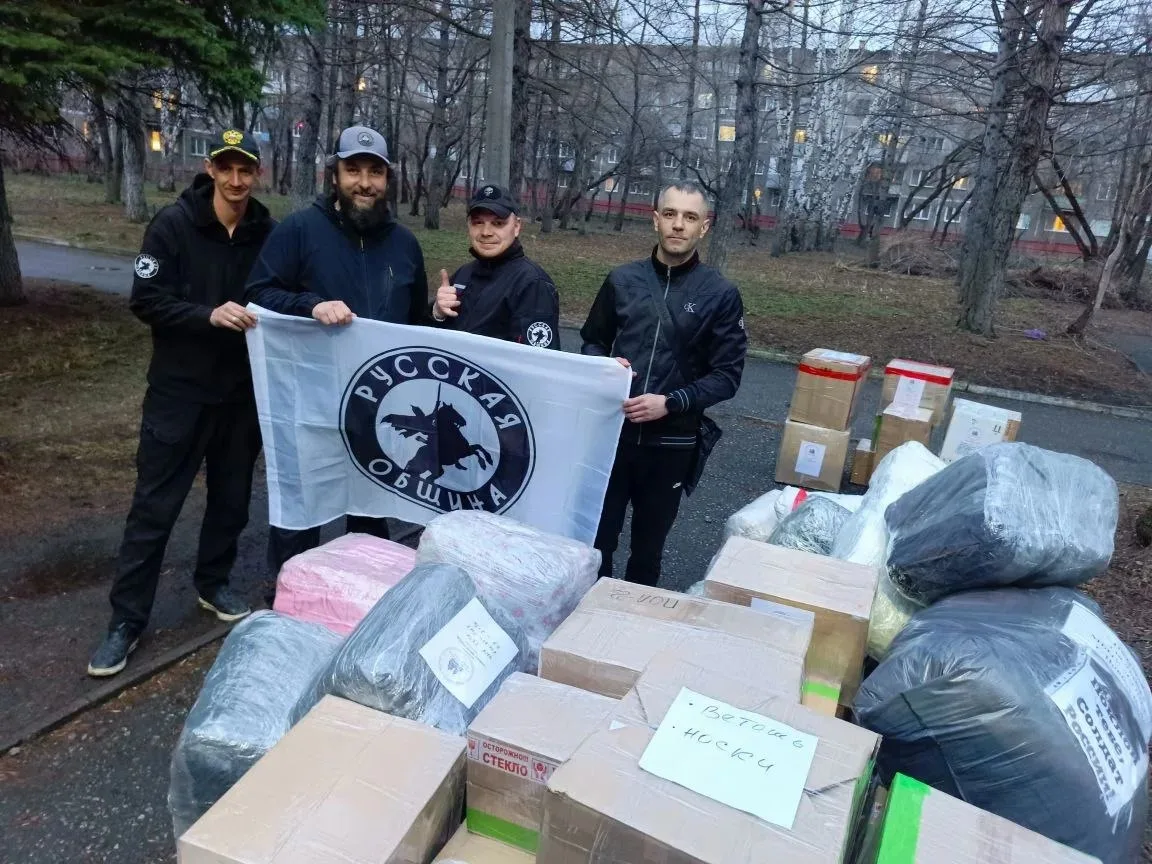 Русская Община снова помогла волонтёрам «Кузбасс Милосердный» погрузить собранную парти...