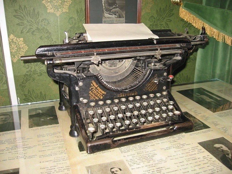 Детский музейный центр на Болотной 🥹

Детский исторический музей был создан в 1994 году – это один 