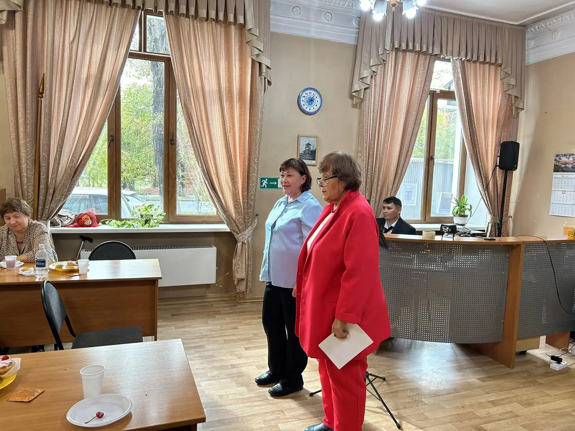 🍁 В Иннокентьевской библиотеке прошел концерт ко Дню пожилого человека