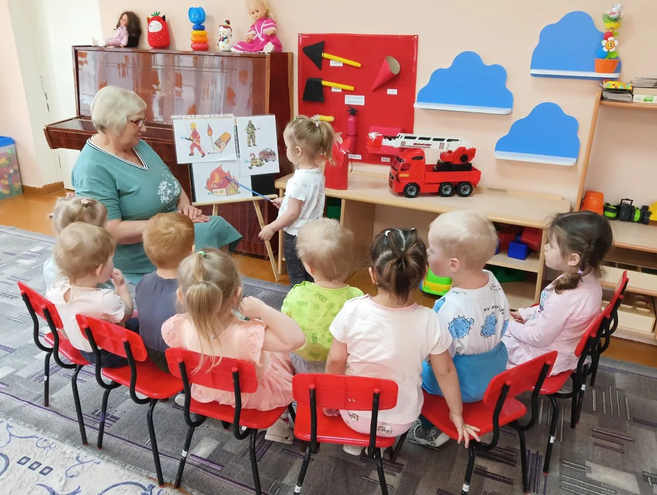 В младшей группе "Зайчата" прошло занятие на тему " Я и моя безопасность", цель которог...