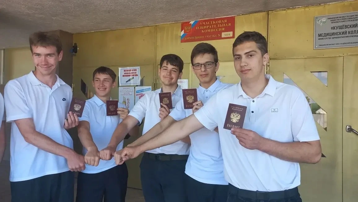 Сегодня наши выпускники сдавали ЕГЭ по физике и обществознанию. По отзывам ребят задания были разным