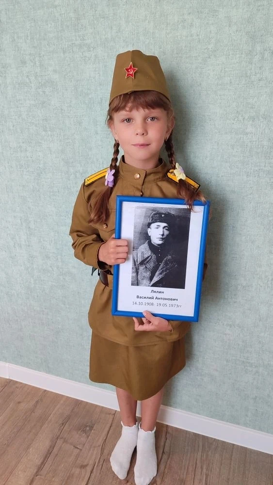 🎖️✨ В нашем детском саду прошла акция «Наш герой»! ✨🎖️

Маленькие воспитанники рассказали о своих 