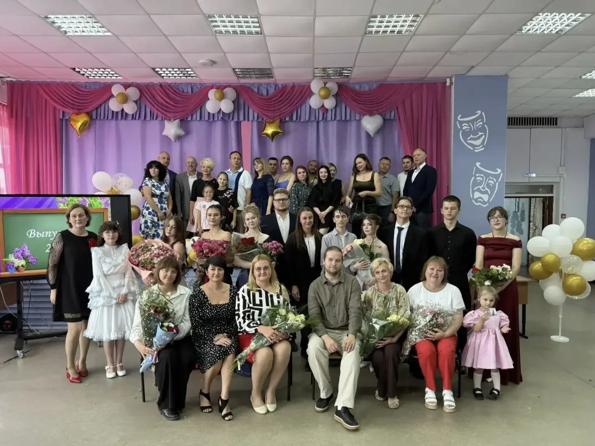 🎉 Выпуск 2026: торжественное вручение аттестатов!
——————————
✨ В конце июня в нашей школе прошли то