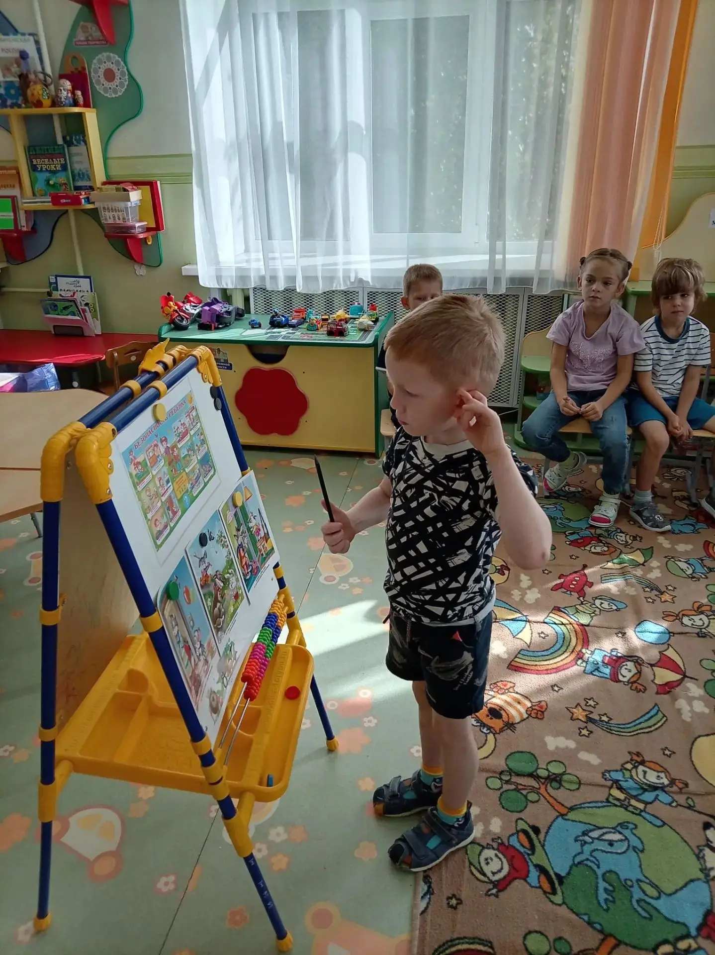3 сентября  в День солидарности в борьбе с терроризмом с воспитанниками дошкольного отд...