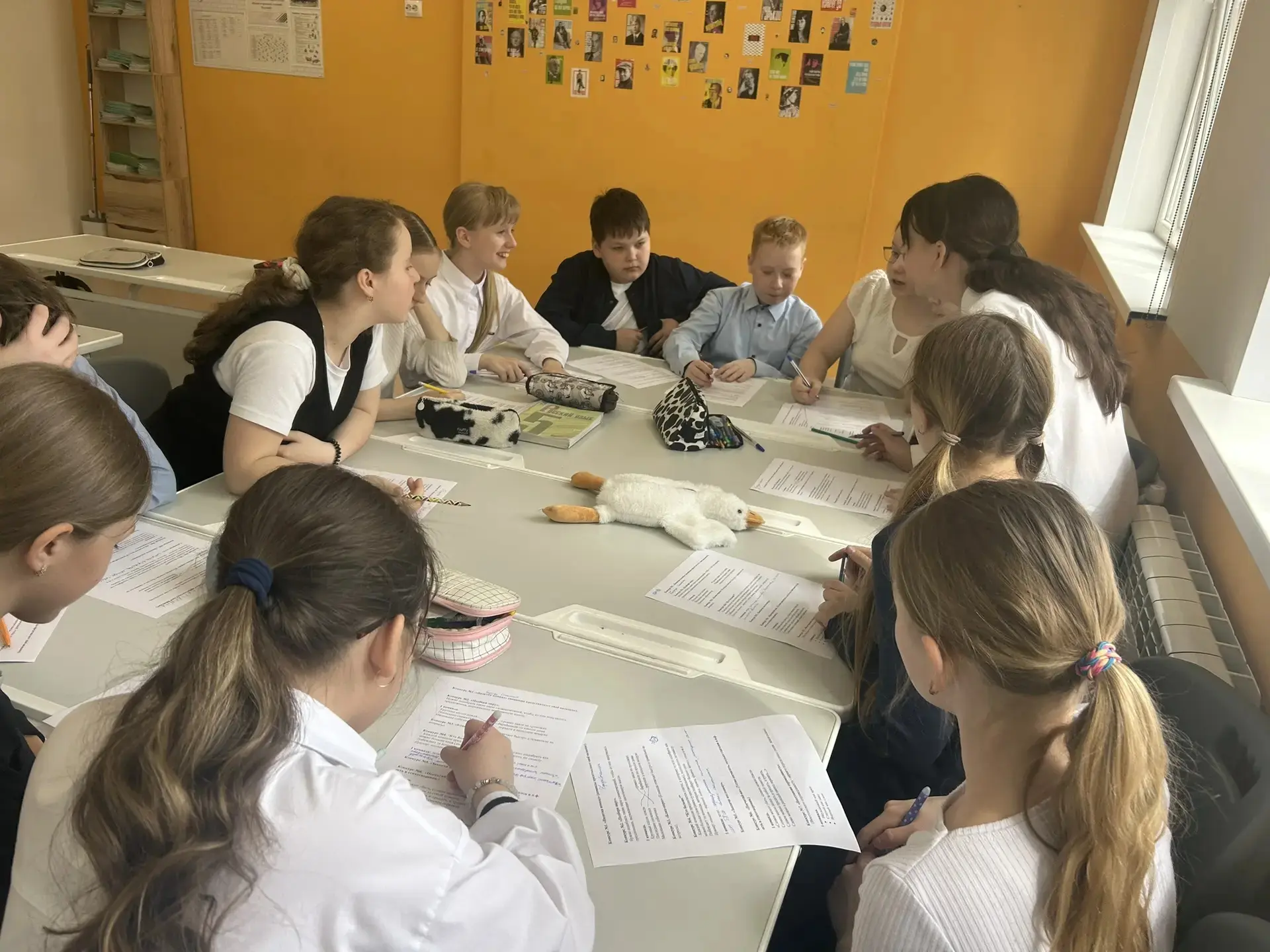 ✍️ НЕДЕЛЯ РУССКОГО ЯЗЫКА ✍️   В рамках предметной недели ученицы 8А класса под руководством учителя 