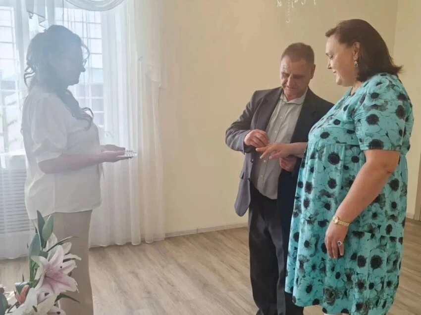 Свадьбу сыграли жители Хапчерангинского дома-интерната Наталья Головко и Вадим Ардин, которые находя