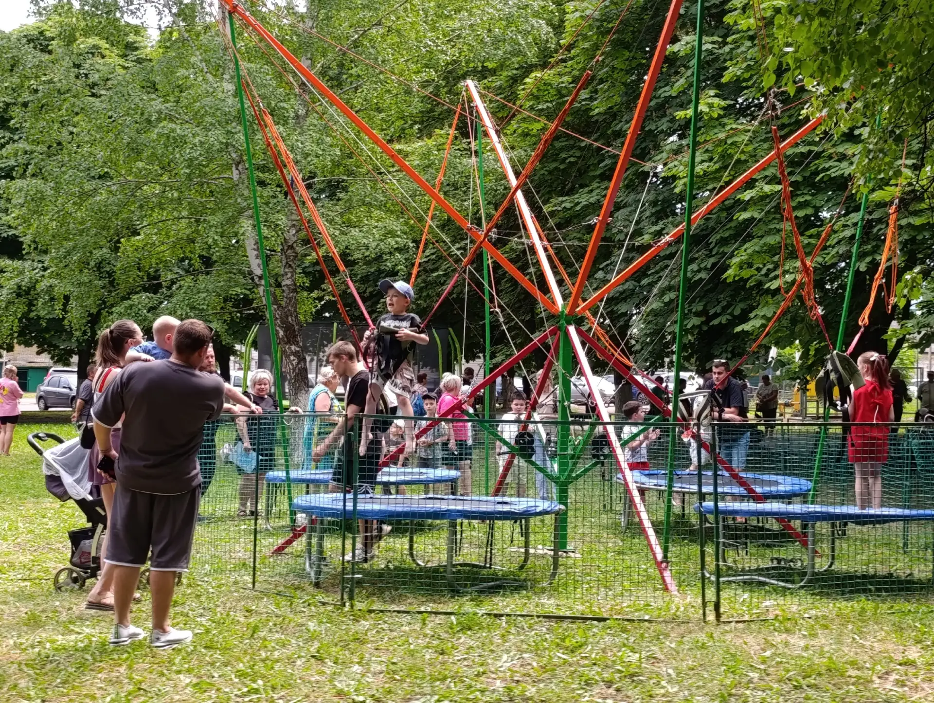 🔊 Сегодня, со сцены городского Парка поздравил жителей и гостей города с одним из глав...