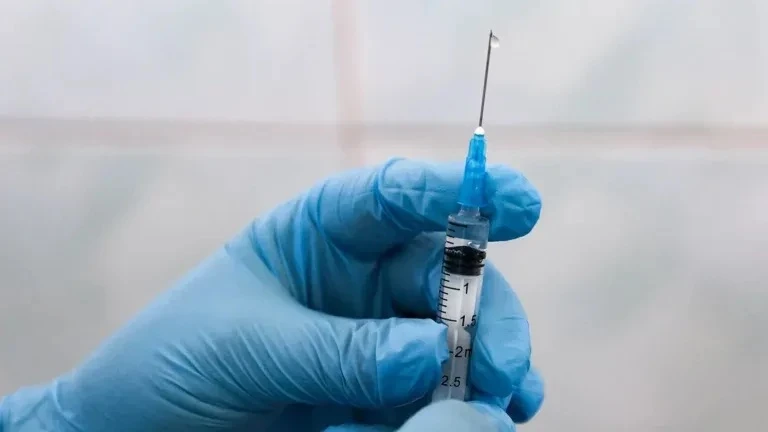 💉Российская вакцина от рака кожи доступна по полису ОМС, — Минздрав