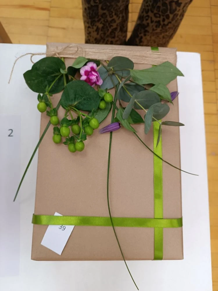 💐 Флористика на «Абилимпиксе»: наши ребята в деле!  Сегодня Вероника Зяблицева и Иван Дьяченко из 8 