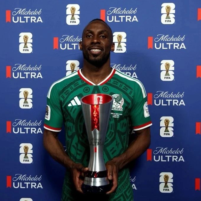 Хулиан Киньонес признан лучшим игроком матча Мексика — Южная Африка 🇲🇽🏅

Хван Ин Бом признан лучш