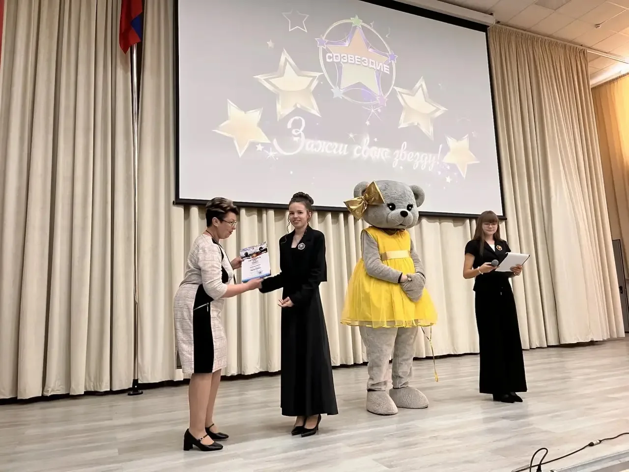✨ ИТОГИ ГОДА  ✨ Завершается учебный год, в школе традиционного проводятся итоговые линейки.  👉Награж