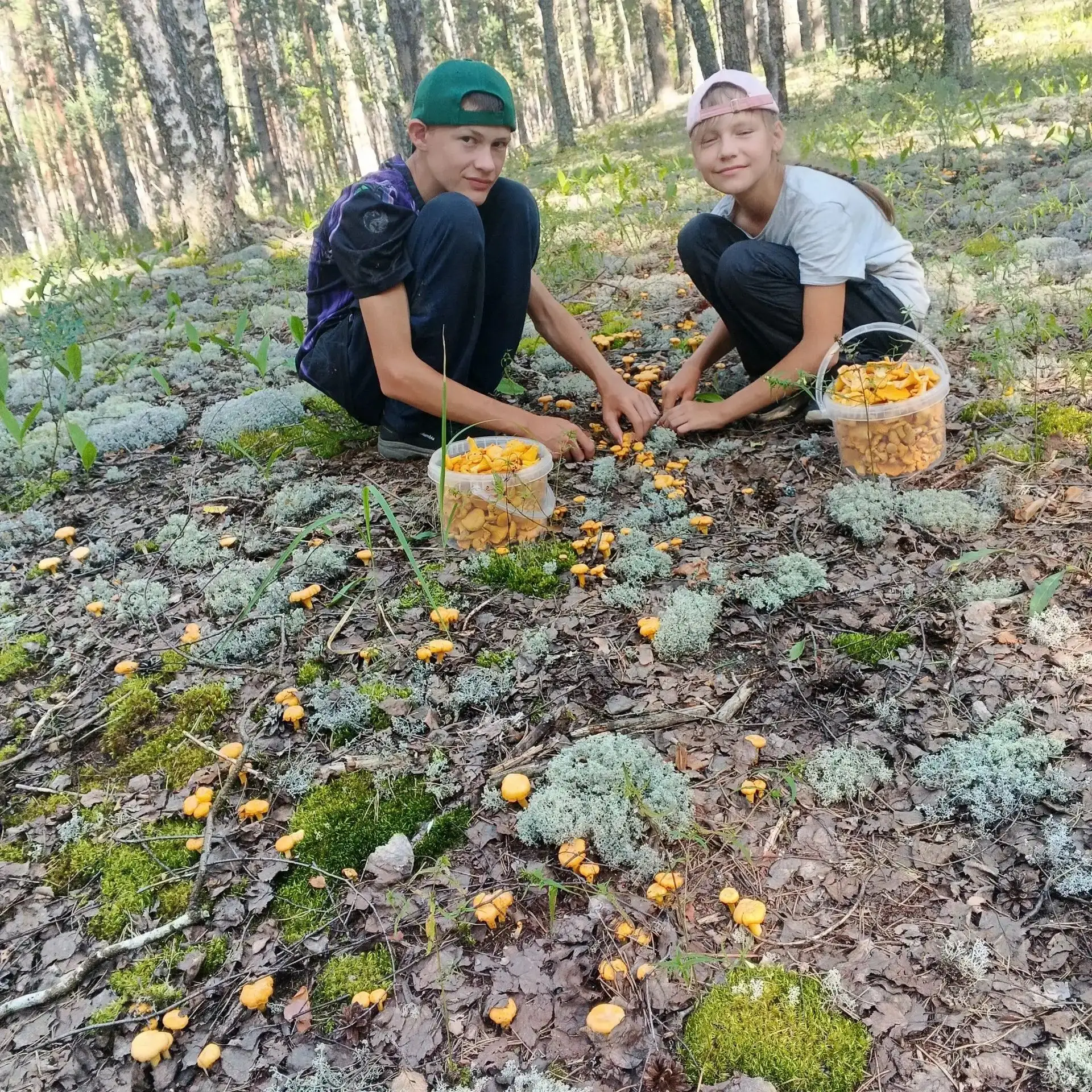 🌞Продолжается фотоконкурс "ЛЕТО В КАДРЕ".
📎 Ученик 6 класса Викторов Павел участвует в конкурсе. �