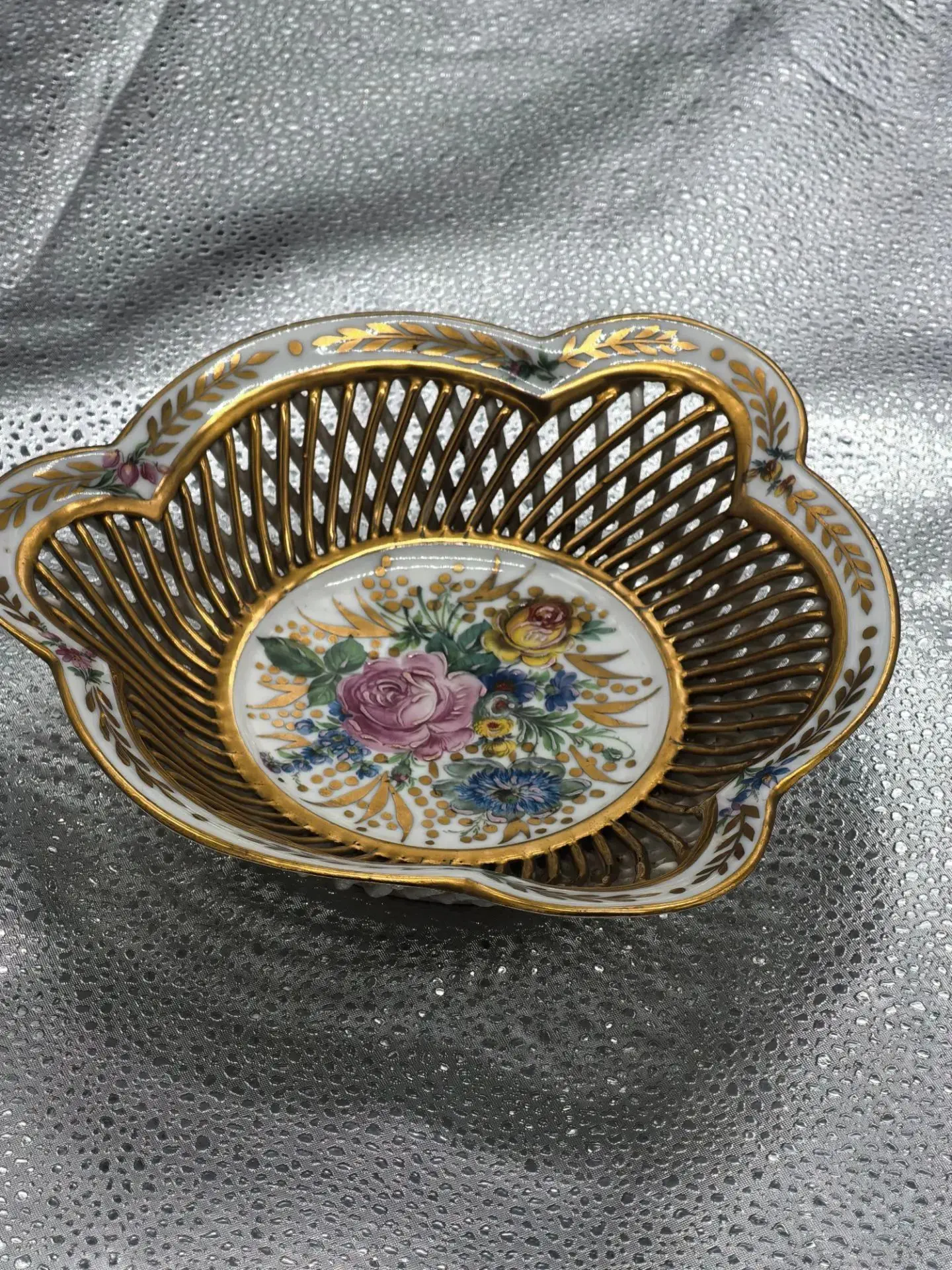 Антикварная сухарница (конфетница) Limoges. Прорезной фарфор, эмаль 1920-е гг.